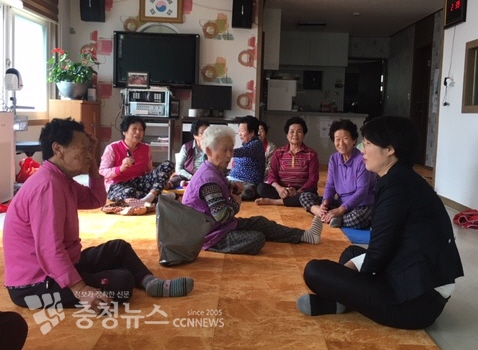 황미라 연동면장 현장행정 / 충청뉴스 최형순 기자