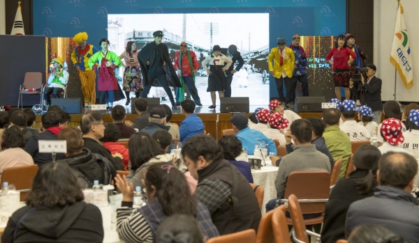 장애인 가족 한마당 행사 중 열린 공연모습