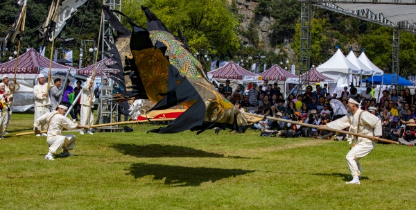 사진공모전 금상 - 최덕진, 깃발  싸움