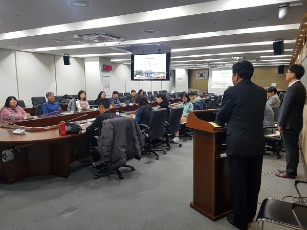 경기도 지속가능발전협의회 소속 위원과 담당공무원 20명이 14일 지속가능발전분야 선도 도시인 당진시를 방문해 선진지 견학과 워크숍 진행