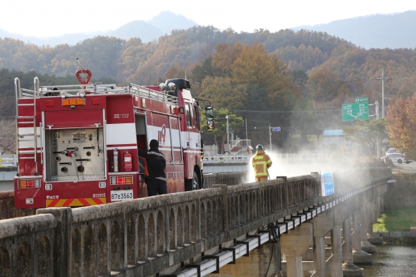 수질오염사고 방제훈련 모습