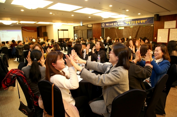 18일, 캐피탈타워 2층 회의장에서 ‘학생 건강’을 주제로 ‘제5회 대전교육공감원탁회의’를 실시했다.