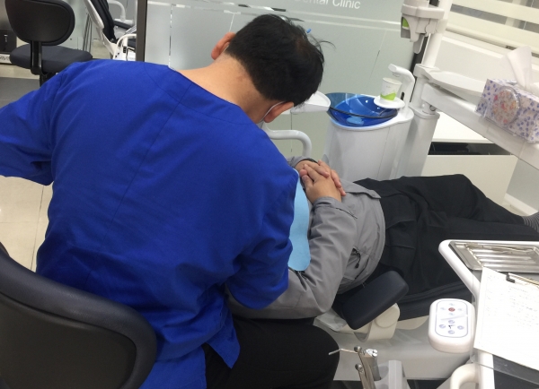 의치지원사업 진행 모습