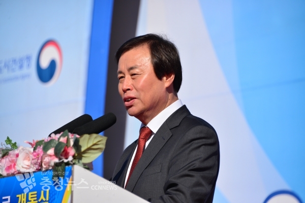 축사하는 도종환 국회의원 / 충청뉴스 최형순 기자