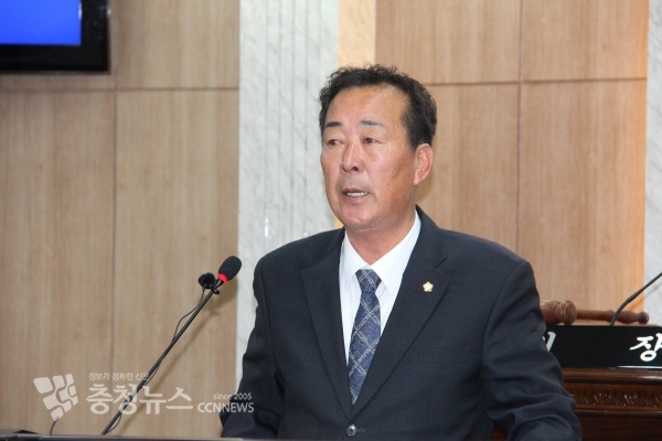 이병국 부의장이 21일 홍성군의회 제264회 2차 정례회에서 5분발언을 하고 있다.