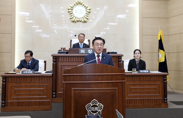 최홍묵 계룡시장 시정연설 모습