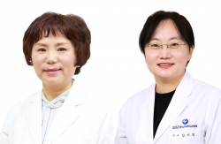 (왼쪽부터) 이준숙 약제부장, 김지영 약사