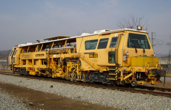 궤도유지보수용 소형다짐장비차량 제작 착수