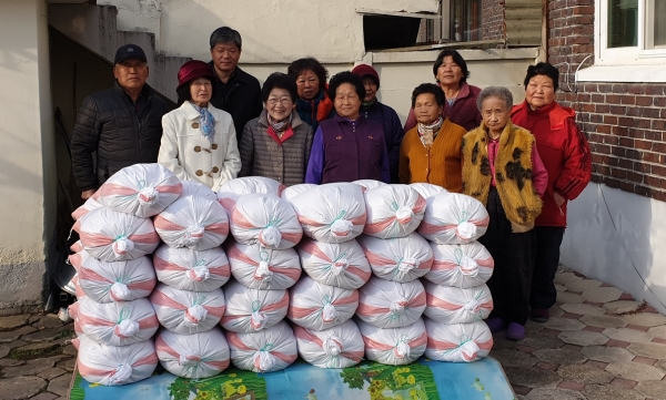 홍성군 이웃사랑 나눔_오관4구 신경순 씨 사랑의 쌀 전달