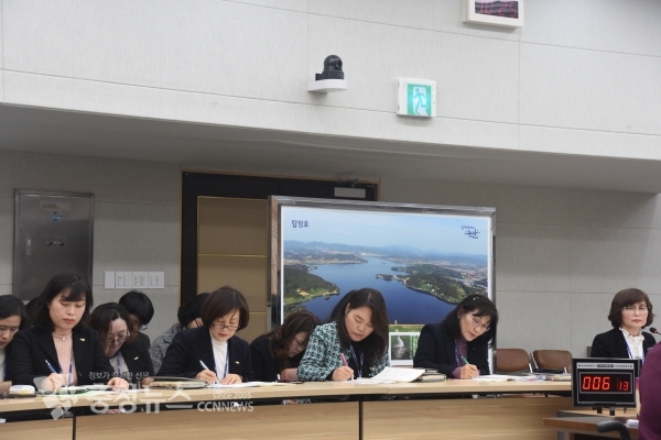 논산시 사회복지과 행정사무감사 모습