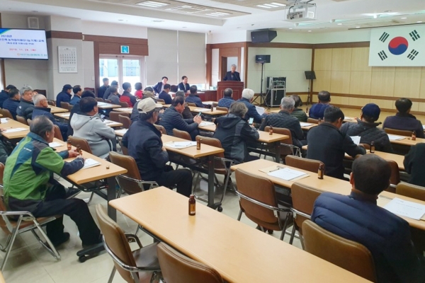 26일 서산농협에서 열린 농작업 지원단 대상 농기계 안전교육 모습