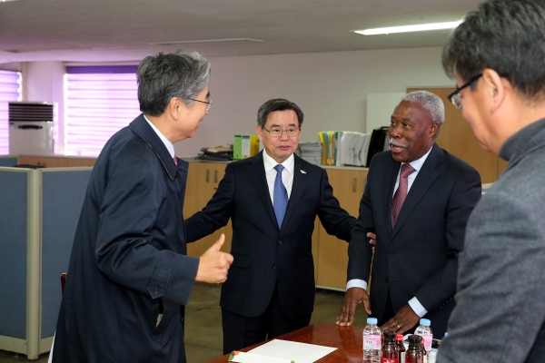 주한 앙골라 대사, 서천군 (주)다산기계 방문