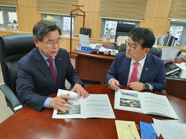 노박래 서천군수, 지역 현안 예산확보 총력(윤종인 행안부 차관과 면담 모습).