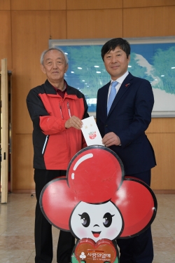 논산시, 희망2020나눔캠페인 순회모금 행사 개최(왼쪽 이관형 충남사회복지공동모금회 회장).