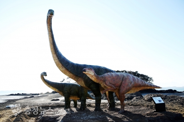 공룡조형물