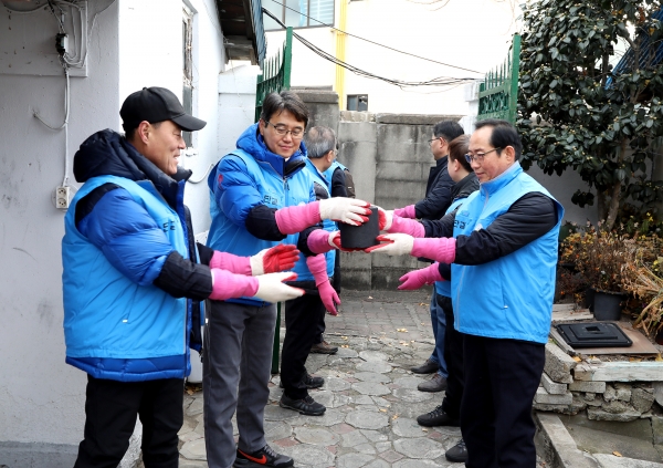 대전교육청, 노사 간부 따뜻한 겨울나기 봉사활동