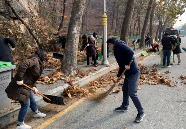 민관 합동 낙역 대청소 모습