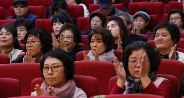 안전교육에 참석한 주민 모습