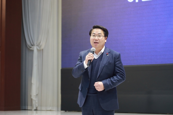 축사를 전하는 오세현 아산시장