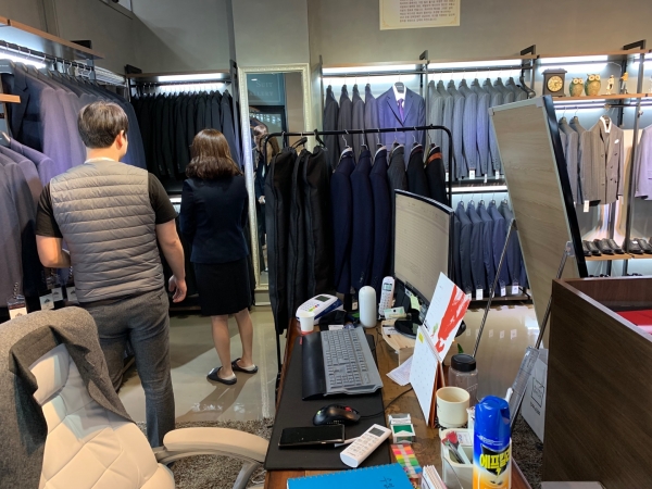 면접정장 무료대여업체 방문 모습