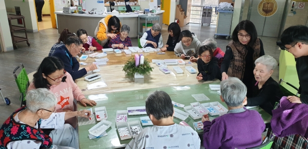 서천군보건소 정신보건팀, 따뜻한 마음을 전하는 송년회 봉사활동 모습