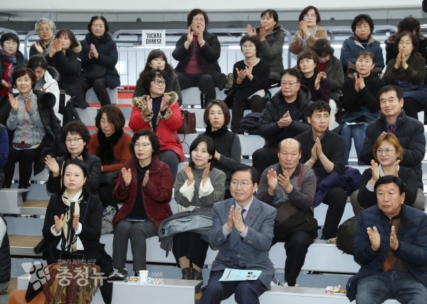 지난 27일 갈마동 대전시 청년공간인 청춘두두두에서 열린 ‘함께 행복한 대전 서구 더불어 마을 캠프’