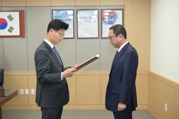 이존관 부시장님 사령교부 사진