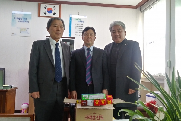 노년의 홍북읍 출향인 방문