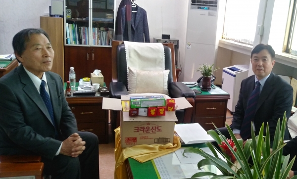 노년의 홍북읍 출향인 방문