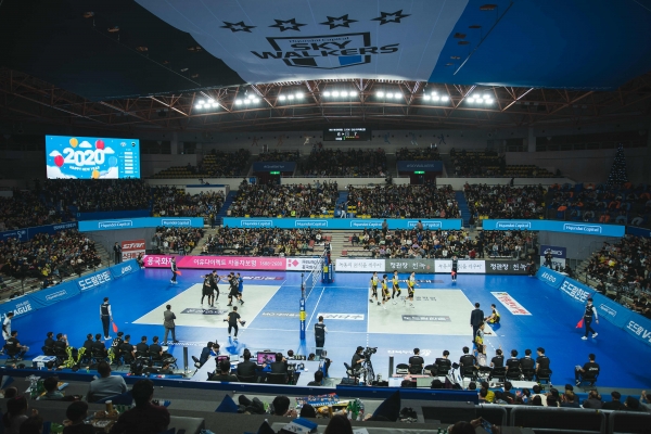 유관순체육관 내부