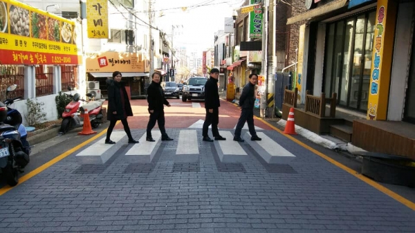 (도마로 23)앞 설치된 입체 횡단보도 트릭아트