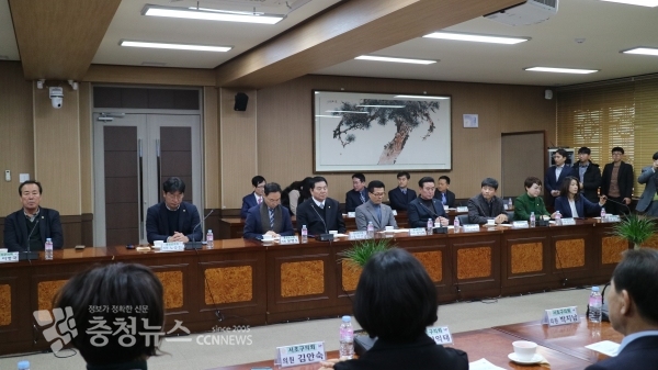 홍성군의회 의원들