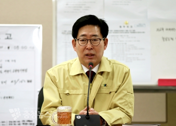 20일 충남교육청 사고상황본부 방문한 양승조 도지사