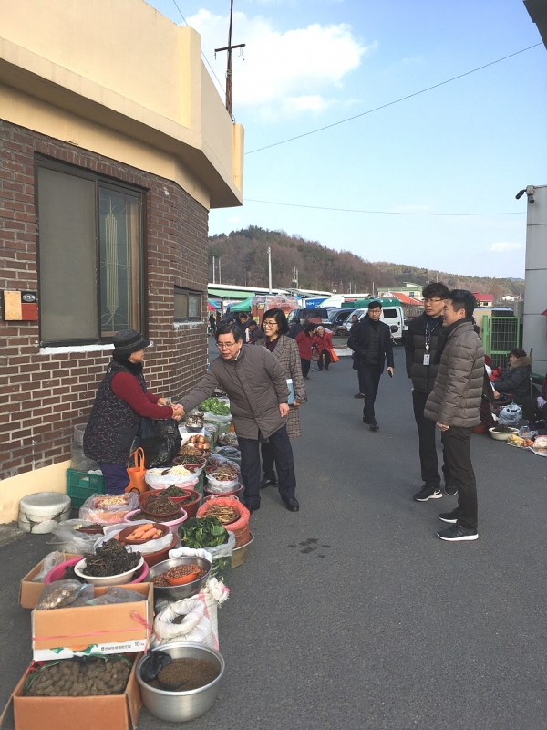 노박래 서천군수, 설 명절 맞아 전통시장 방문