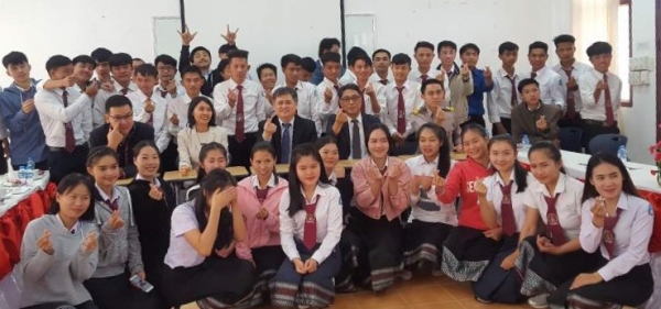 21일 라오스 수파누봉대에서 태국 치앙마이대와 ‘한국‧라오스‧태국 재료공학 국제산학협력 세미나’를 열고 있다