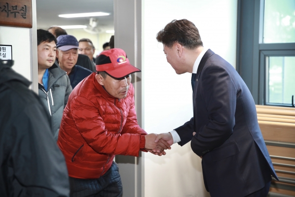 ​구만섭 천안시장 권한대행 환경미화원 격려 방문 모습​