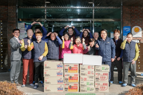 오세현 아산시장이 파랑새둥지 사회복지시설 위문 방문 모습