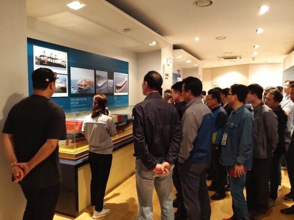 지난해 기업파트너 우수기업 생산현장 견학 장면.