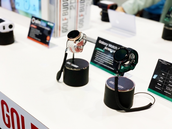 ‘2020 PGA 머천다이즈 쇼’의 골프존데카 부스에서 최초 공개된 '갤럭시 워치 액티브2 골프 에디션'