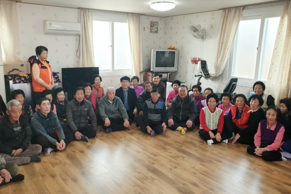 맹정호 서산시장 부석면 경로당 방문 모습