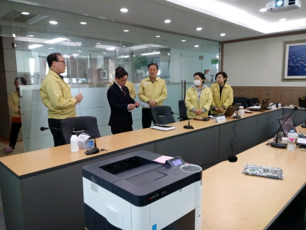 노박래 서천군수, 신종 코로나바이러스감염증 대응상황 점검 모습
