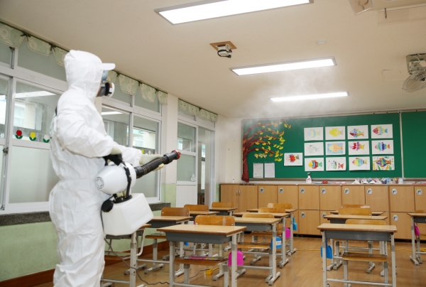 태안초등학교 방역 실시 모습