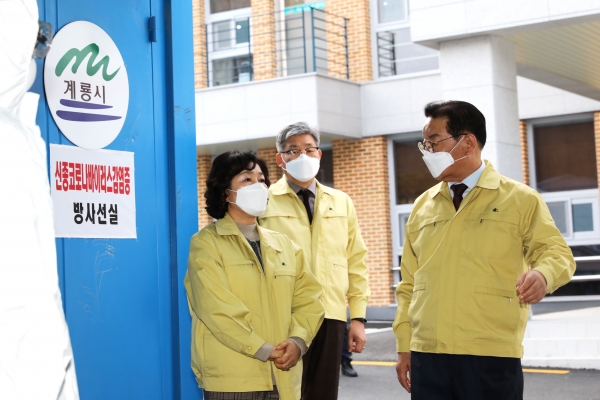 최홍묵 계룡시장 코로나바이러스 감염병 대응현장 방문 모습