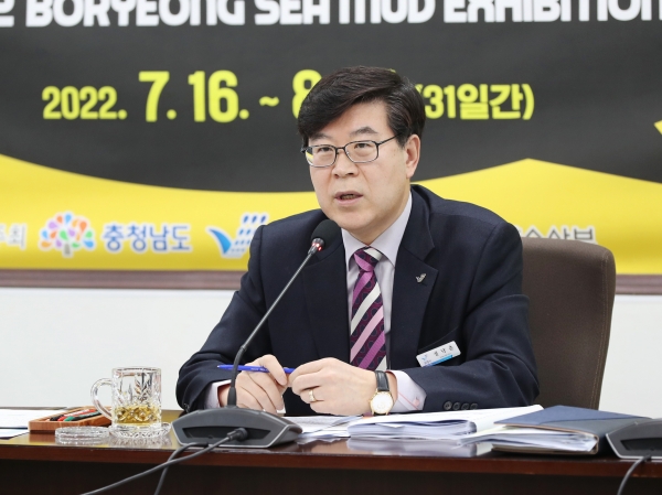 신속집행 추진상황 보고회를 정낙춘 부시장이 주재하고 있다