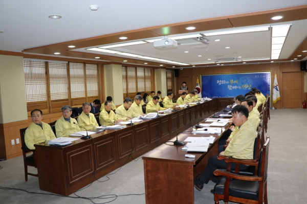 부여군 코로나19 대응점검회의 장면