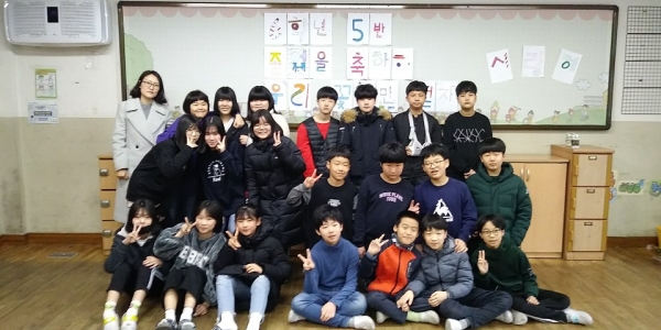 진잠초 졸업식 풍경 모습