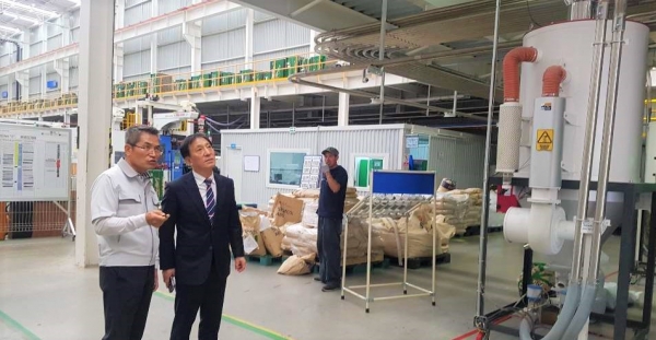 케레타로 소재 한맥전자 법시코법인 방문사진. 왼쪽은 진윤석 한맥전자 멕시코법인장