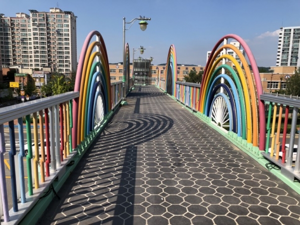 아산시, 보행 육교와 도로구조물 대청소