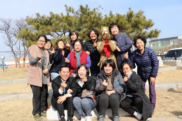 부여 평화의 소녀상 제막식 장면