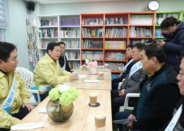 장종태 구청장, 17일 한민시장을 찾아 코로나19 대응을 위한 현장 점검 및 예방 캠페인 실시